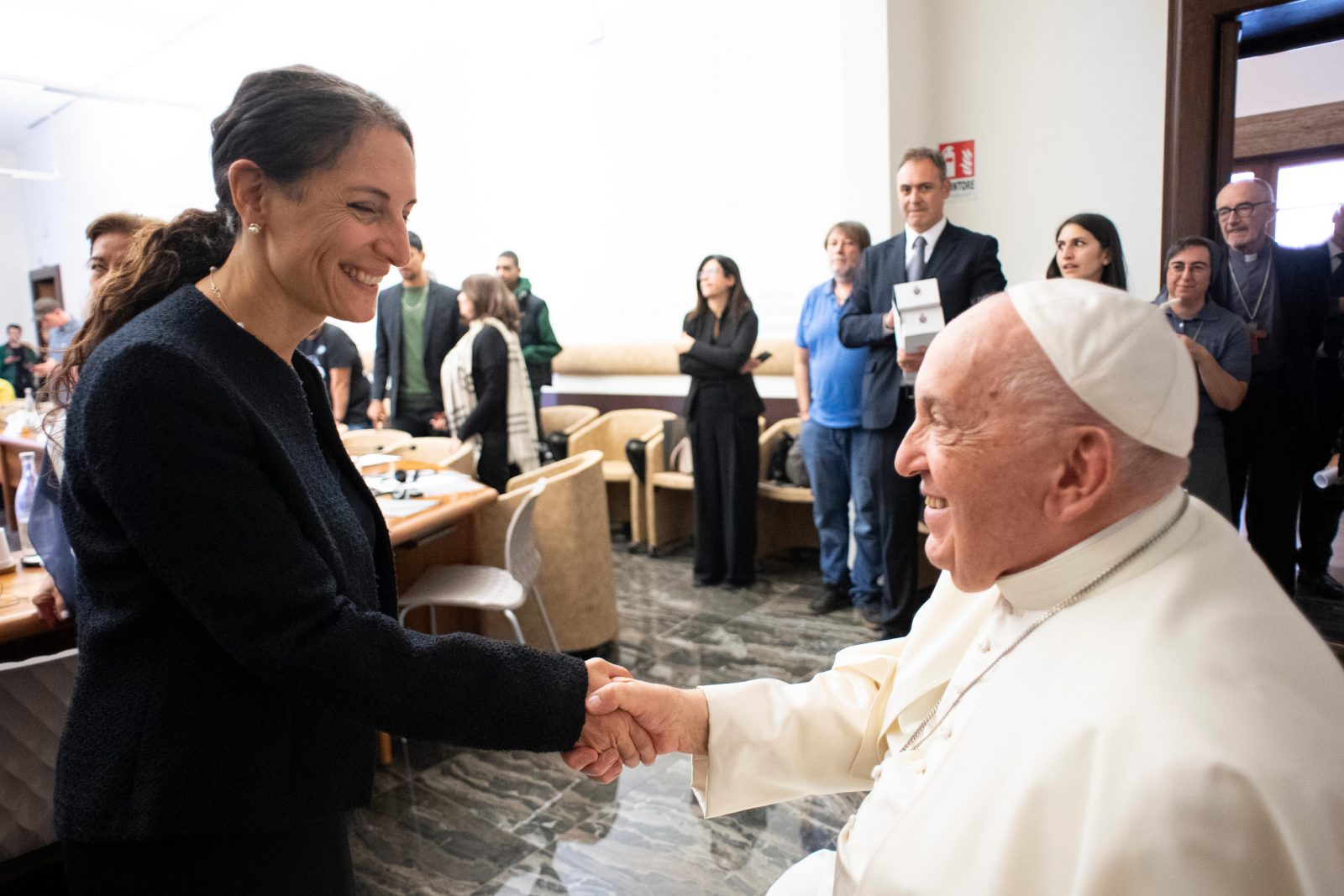 interprete per Papa Francesco interprete roma italiano portoghese
